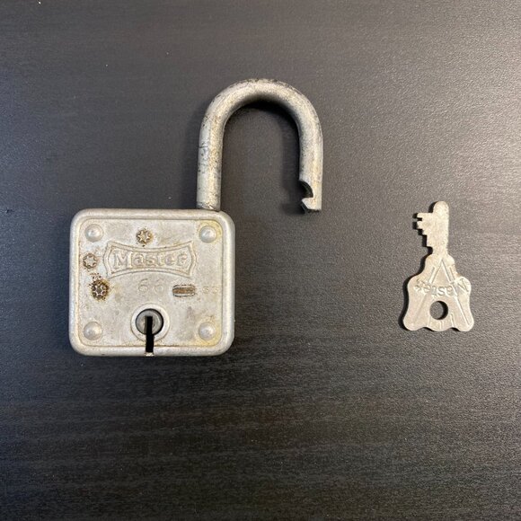 Vintage Classic #66 MASTER Lock with Key, Milwaukee Wis USA, Padlock Lock, Vinta - Picture 2 of 10